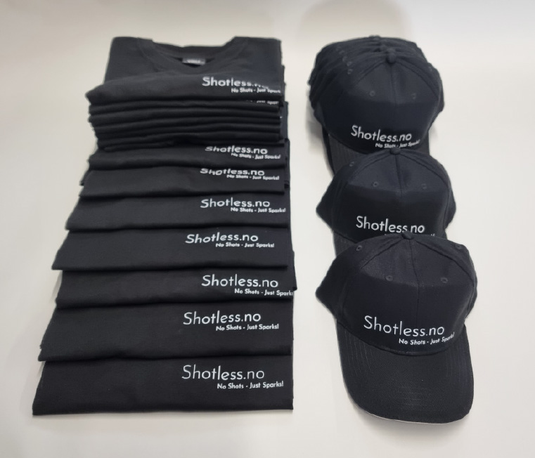 Eksempel på tekstiltrykk på t-skjorter og capser